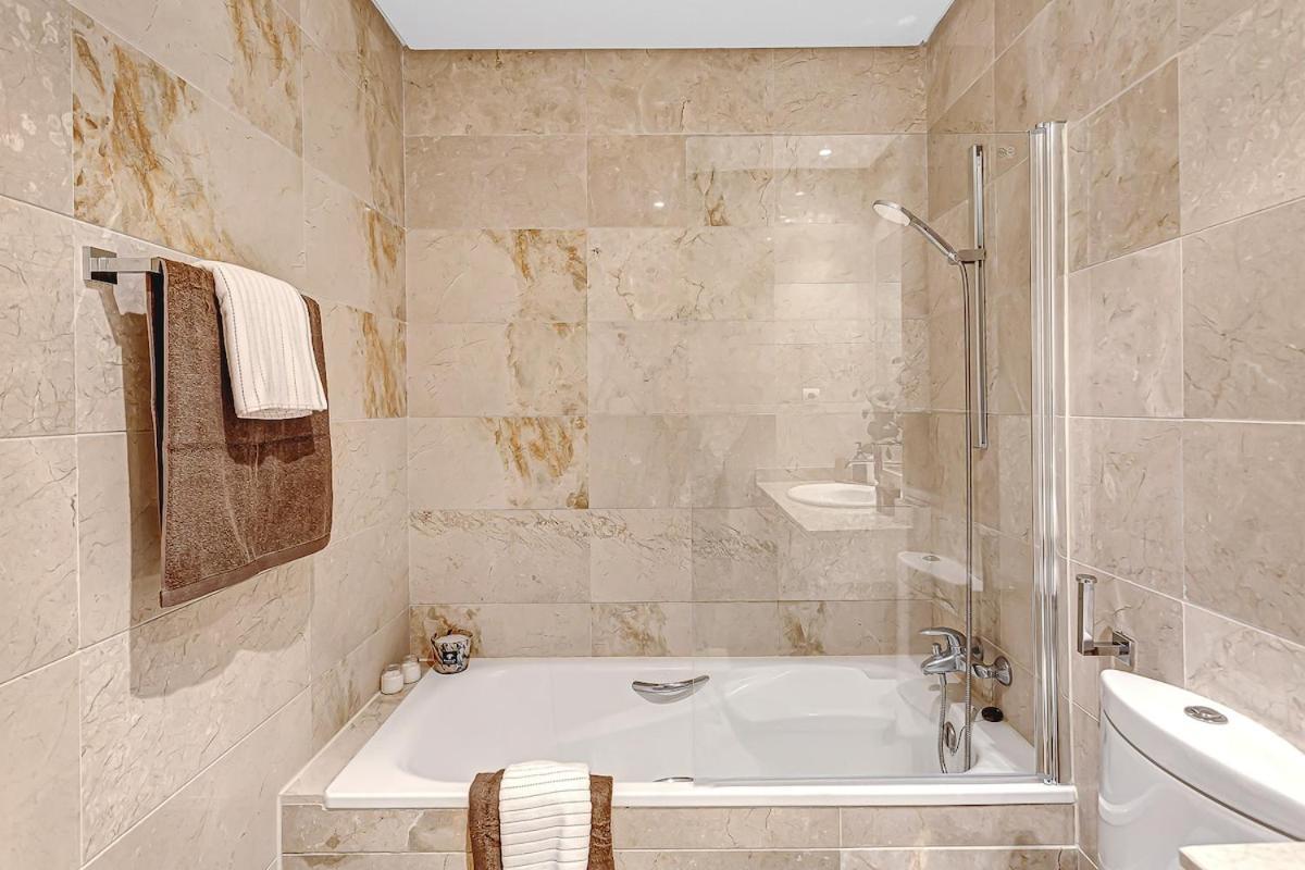 Sea View And Sunny Rooftop In Marbella, Remodeled 2025 Apartment