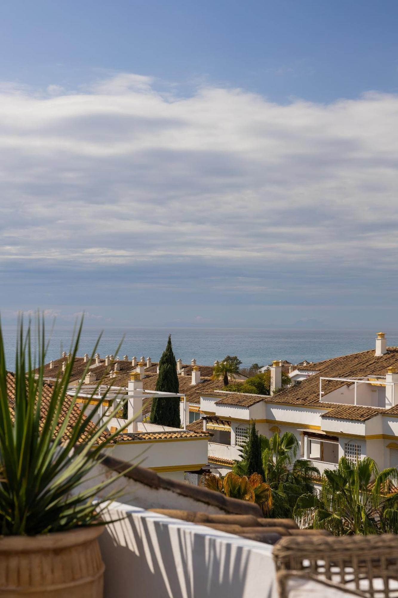 Sea View And Sunny Rooftop In Marbella, Remodeled 2025 Apartment